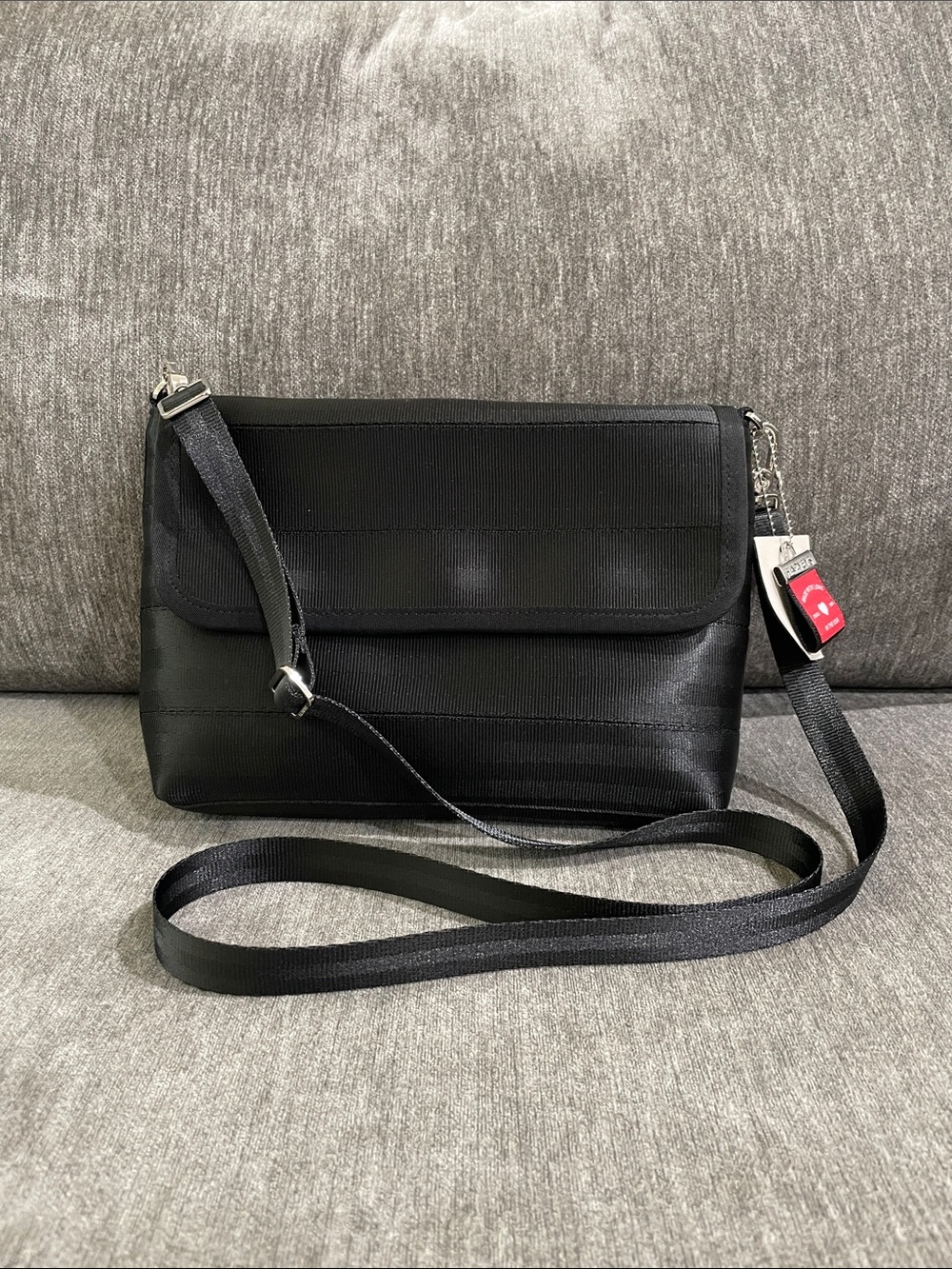 Harvey’s Black Crossbody Bag Flap Over Adjustable Strap NWT